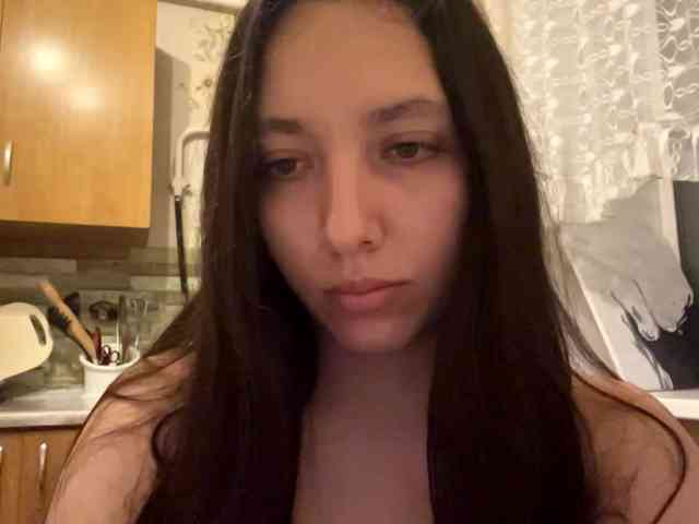 LeannBernmen webcam