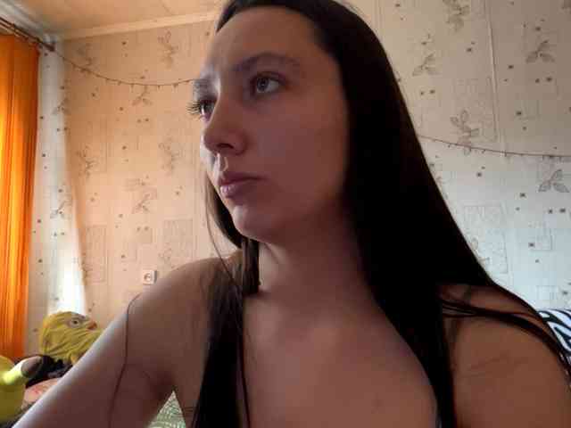 LeannBernmen webcam