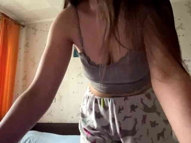 LeannBernmen webcam