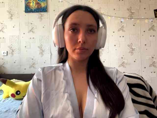 LeannBernmen webcam