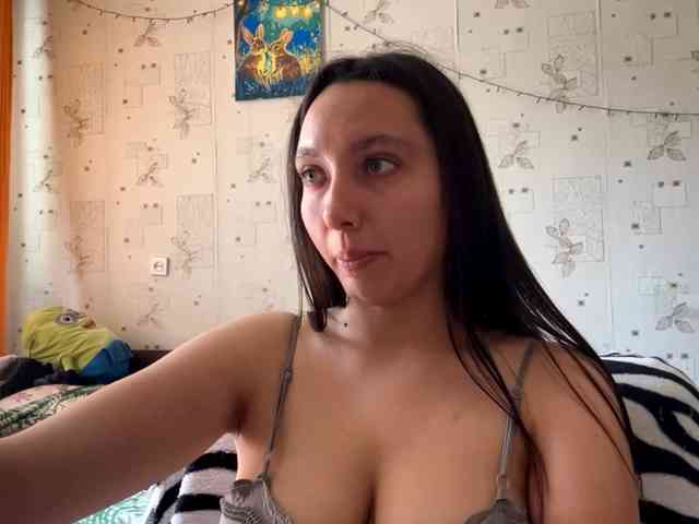 Leannbernmen's cam show statistics and live stream
