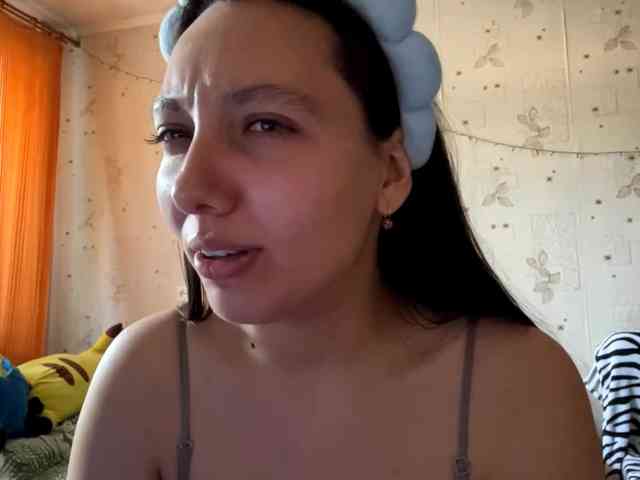 LeannBernmen webcam