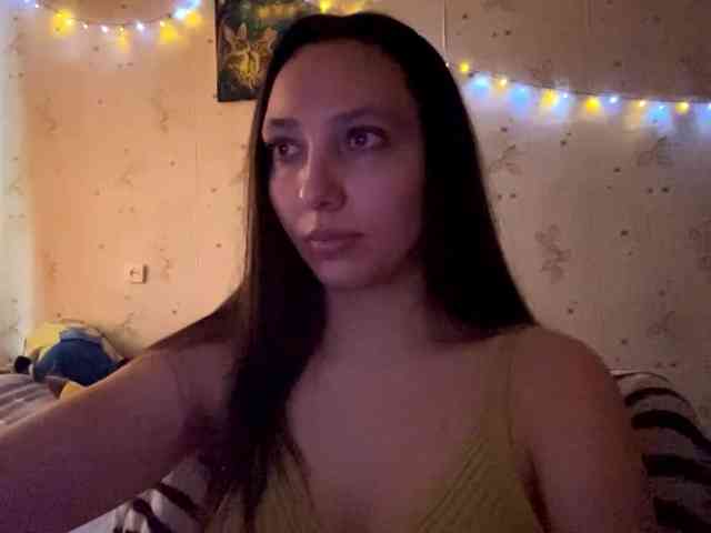 LeannBernmen webcam