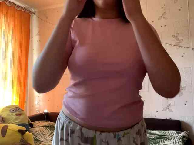 LeannBernmen webcam
