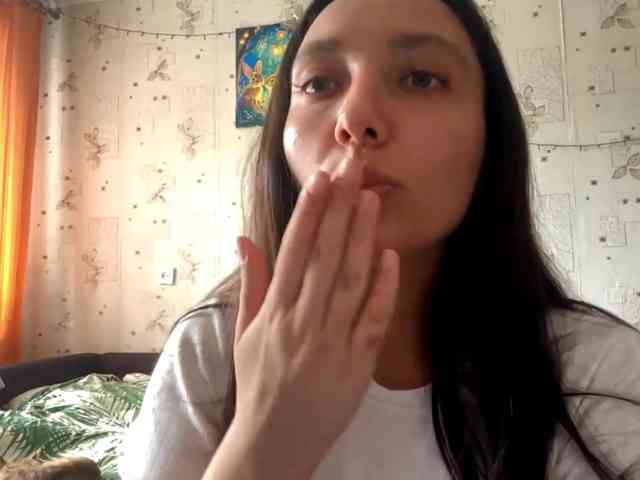 LeannBernmen webcam