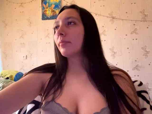 LeannBernmen webcam