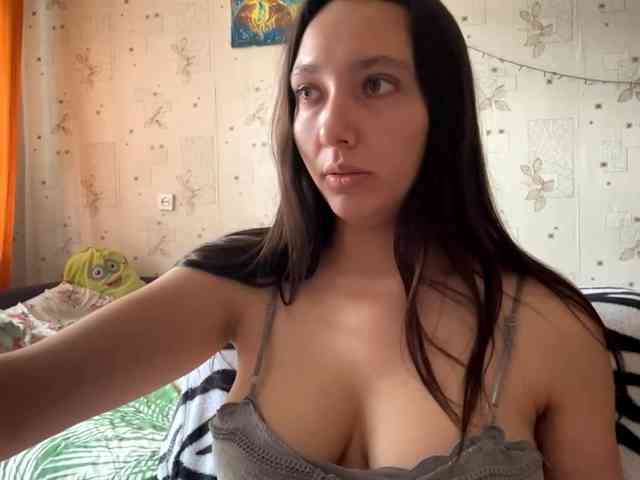 LeannBernmen webcam