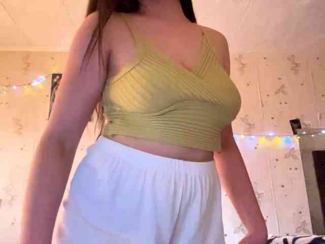 LeannBernmen webcam
