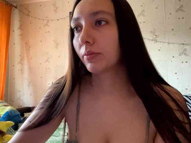 LeannBernmen webcam