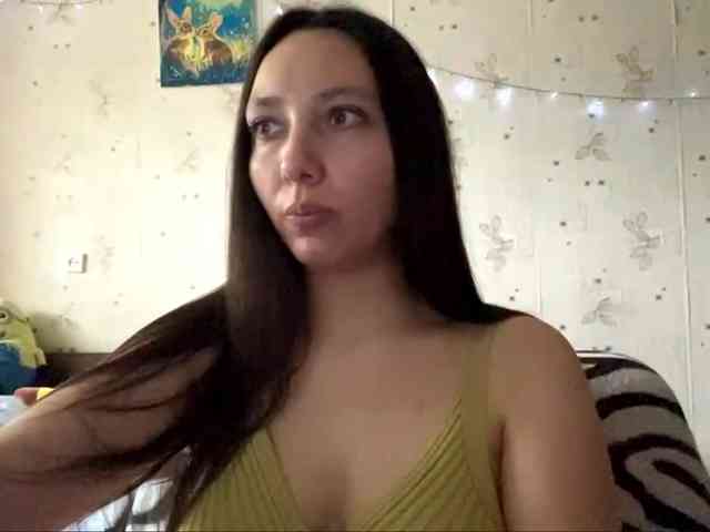 LeannBernmen webcam