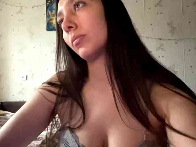 LeannBernmen webcam