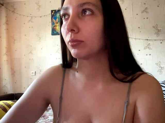 LeannBernmen webcam