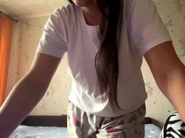 LeannBernmen webcam