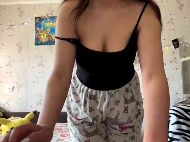 LeannBernmen webcam