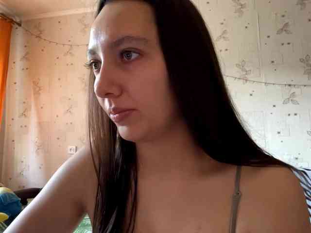 LeannBernmen webcam