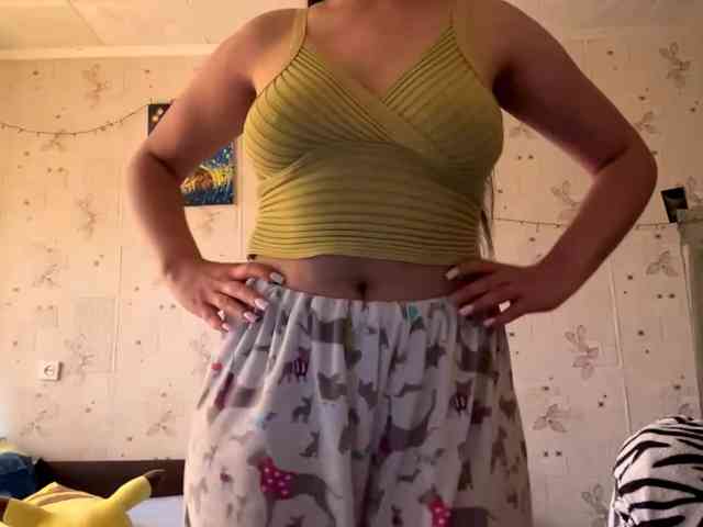 LeannBernmen webcam