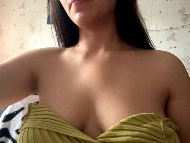LeannBernmen webcam