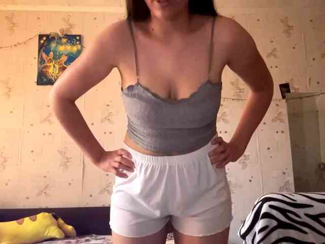 LeannBernmen webcam