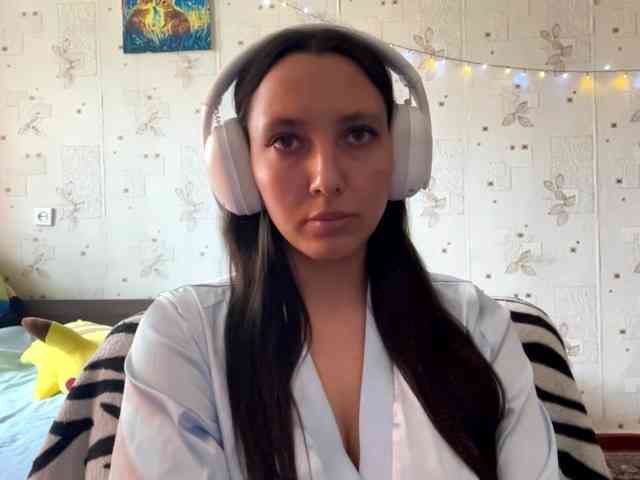 LeannBernmen webcam