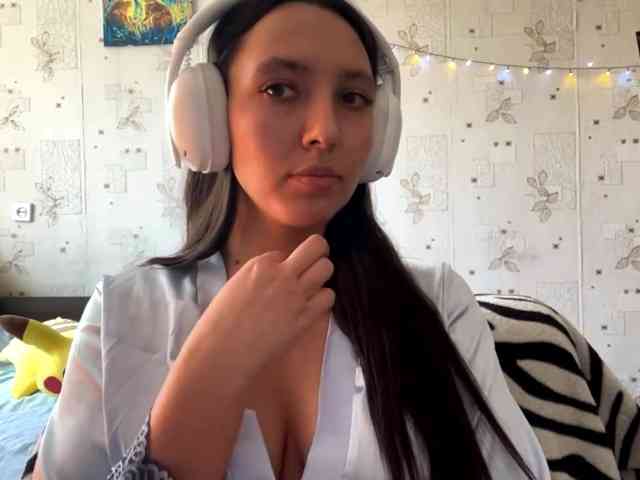 LeannBernmen webcam