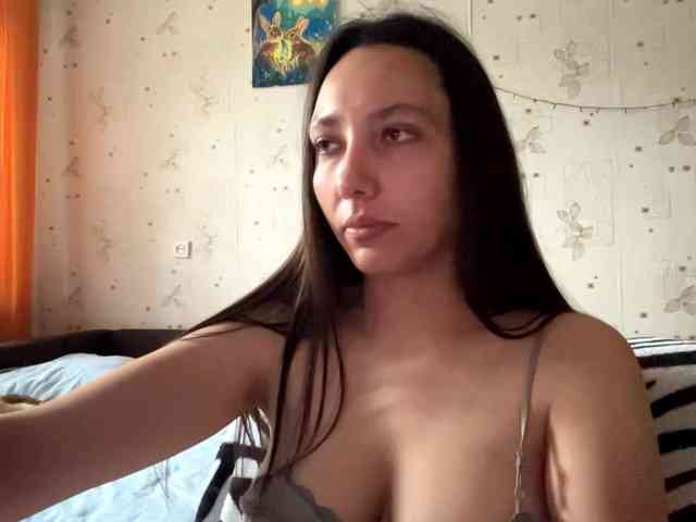 LeannBernmen webcam