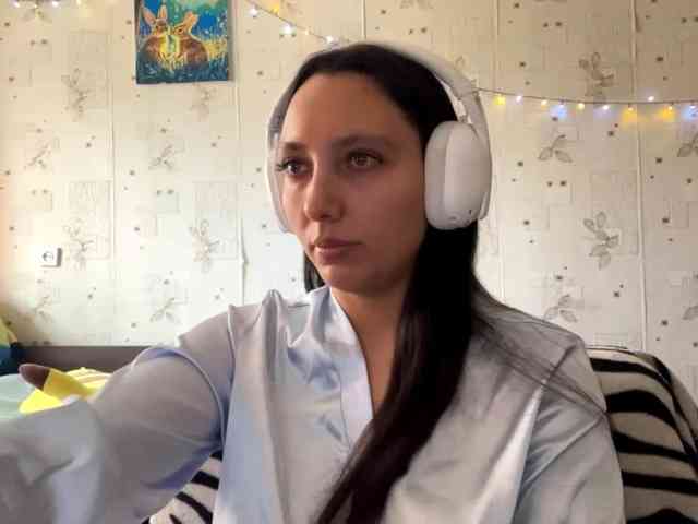 LeannBernmen webcam