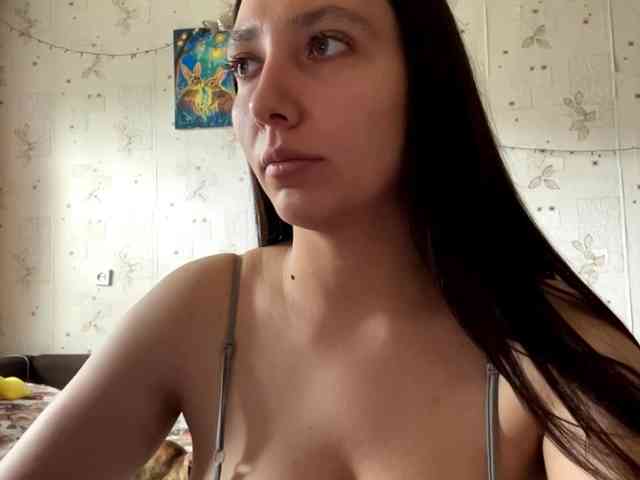 LeannBernmen webcam