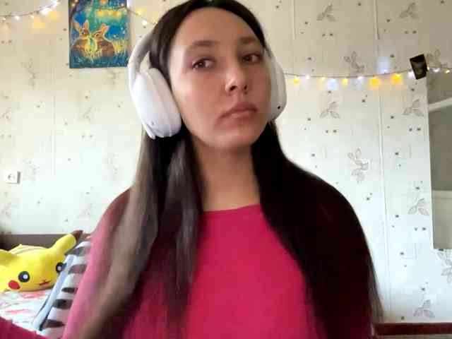 LeannBernmen webcam