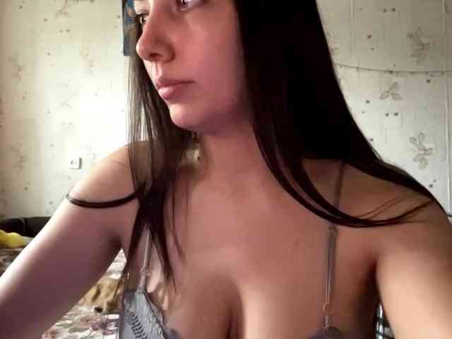 LeannBernmen webcam