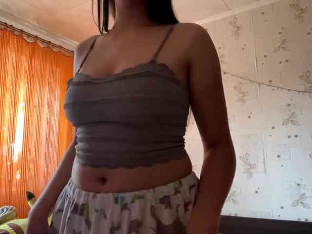 LeannBernmen webcam