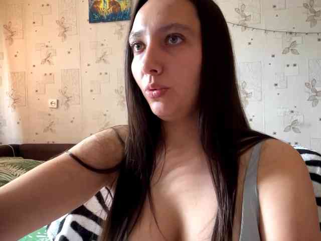 LeannBernmen webcam