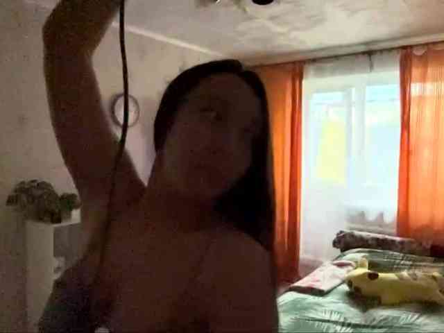 LeannBernmen webcam