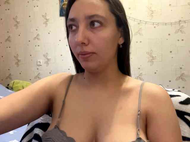 LeannBernmen webcam