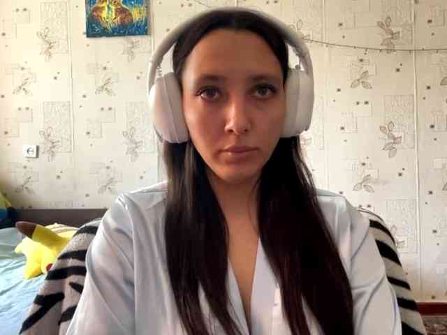 LeannBernmen webcam