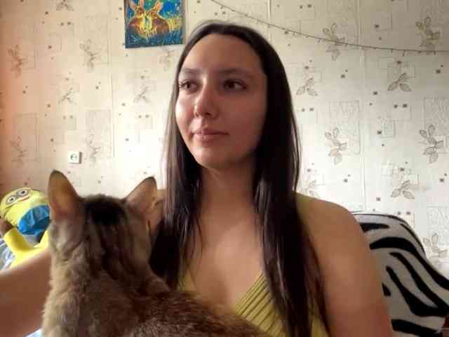 LeannBernmen webcam