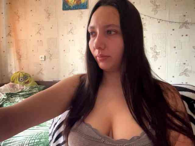 LeannBernmen webcam