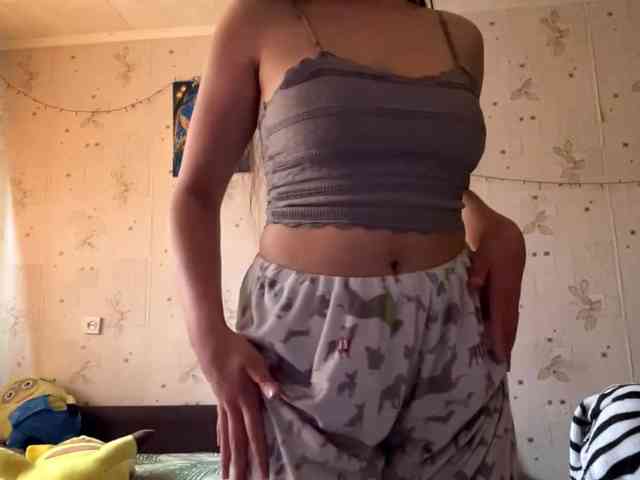 LeannBernmen webcam