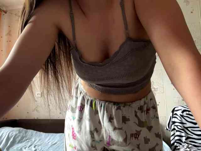 LeannBernmen webcam