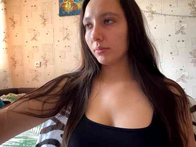 LeannBernmen webcam