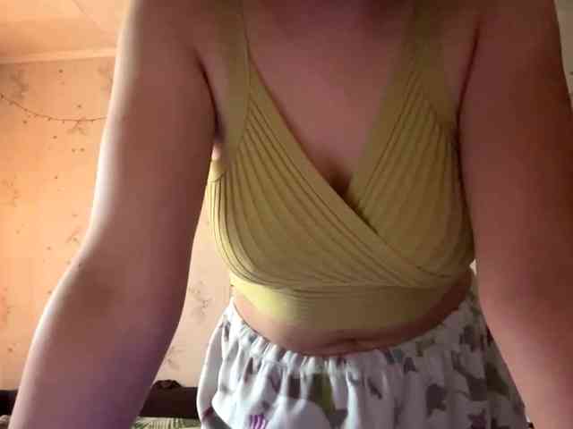 LeannBernmen webcam