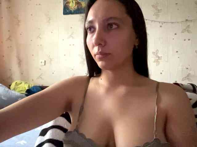 LeannBernmen webcam