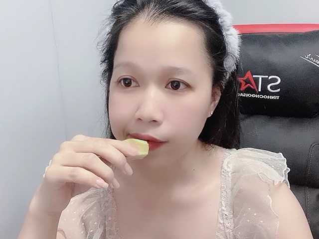 Sexyfull live cam on BongaCams