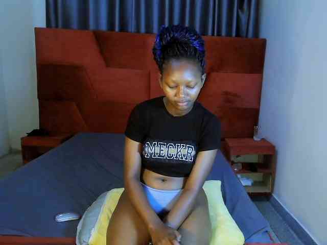 LavishQueens webcam