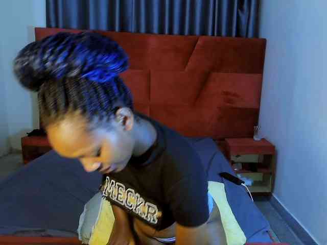 LavishQueens webcam