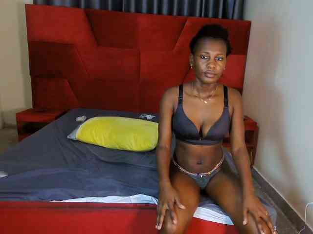 LavishQueens webcam