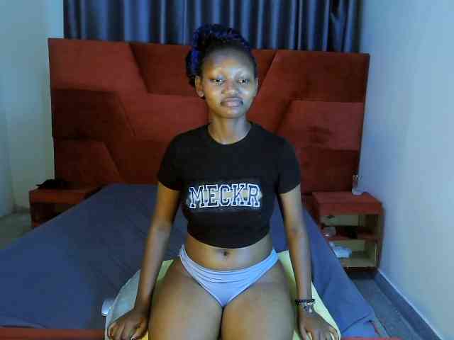 LavishQueens webcam
