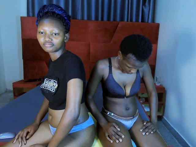 LavishQueens webcam