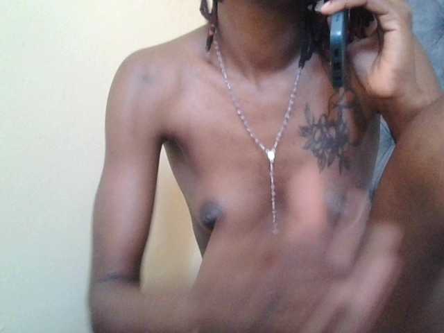 badassvibe, en directo ahora en BongaCams
