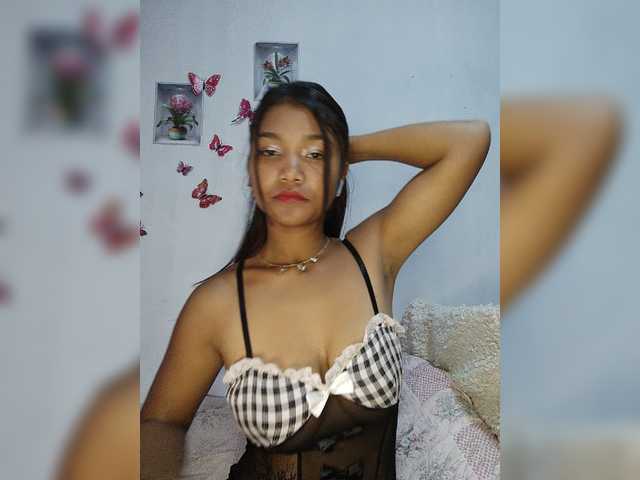 Valentina15 live cam on BongaCams