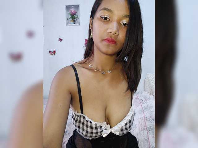 Valentina15 live cam on BongaCams